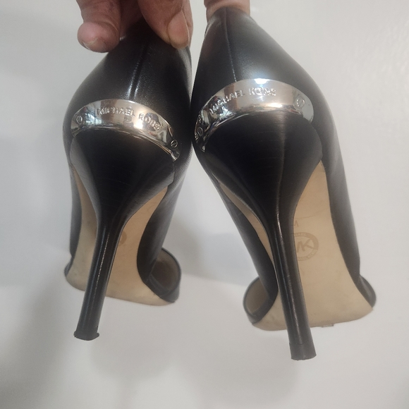 👠 HEELS - Picture 4 of 6